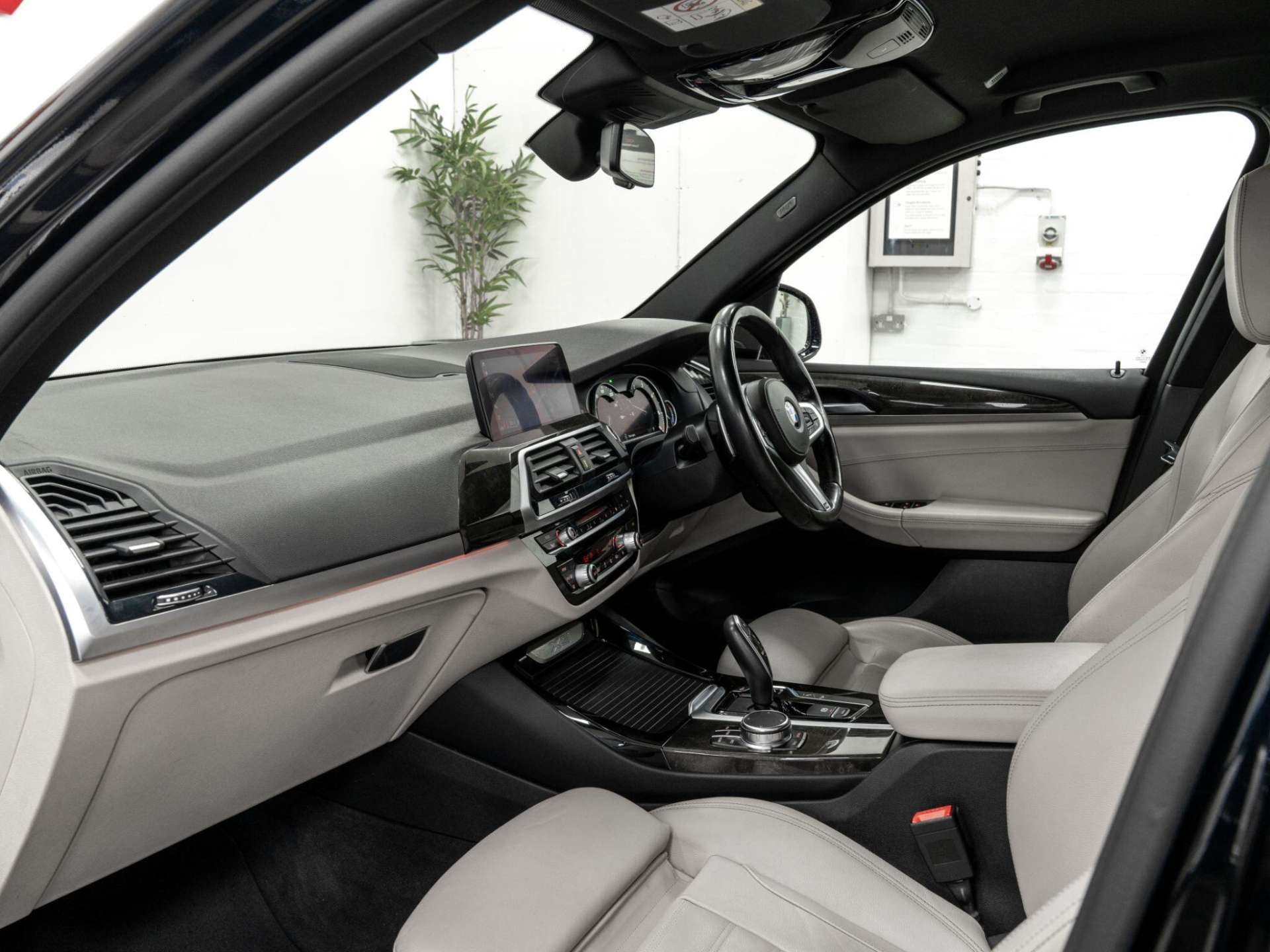 2019 BMW X3 thumbnail 18