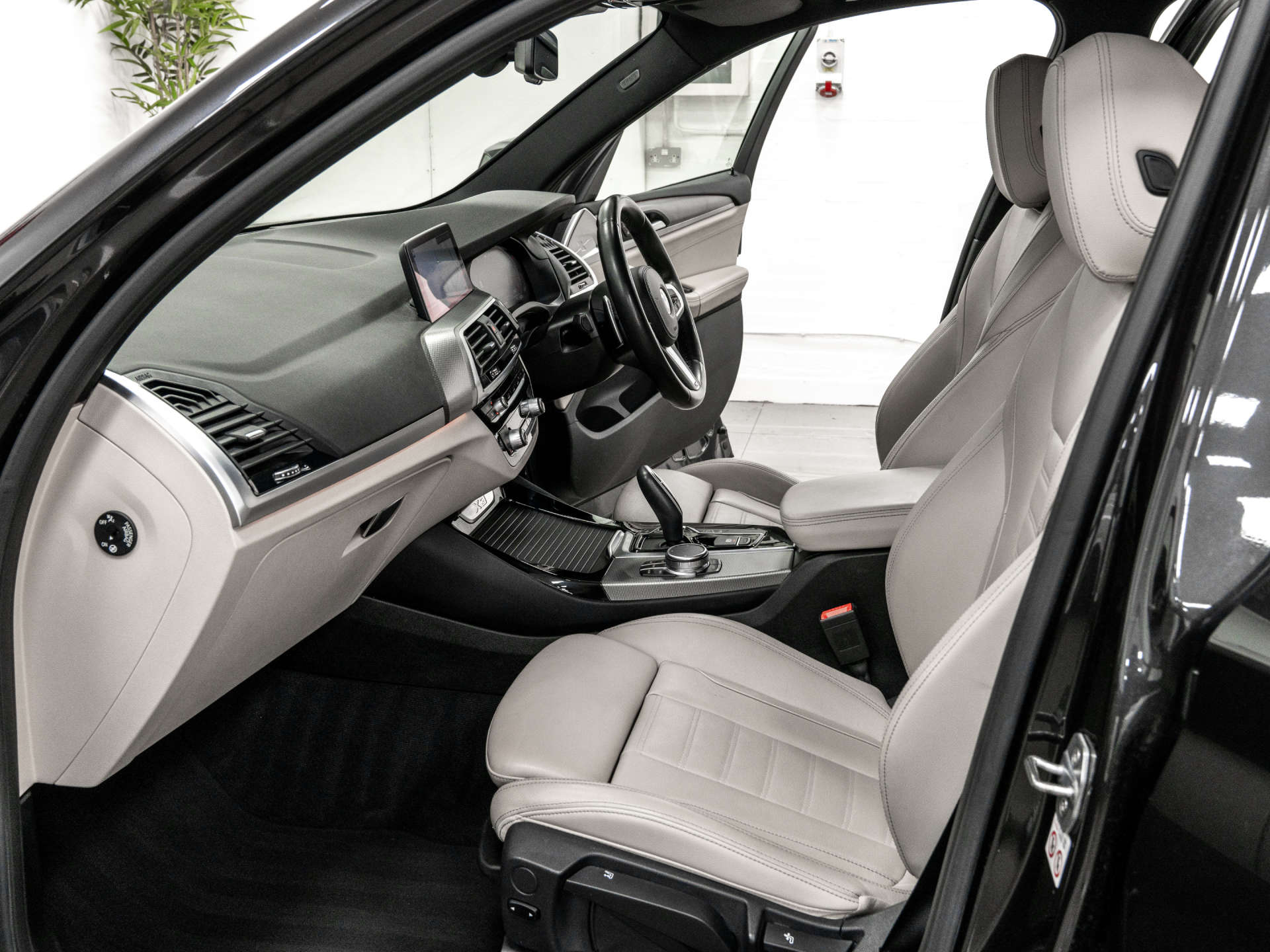 2019 BMW X3 thumbnail 14