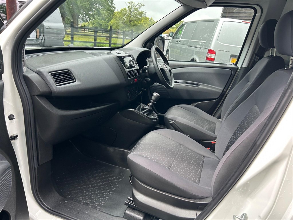 Fiat doblo outlet 3 seater van