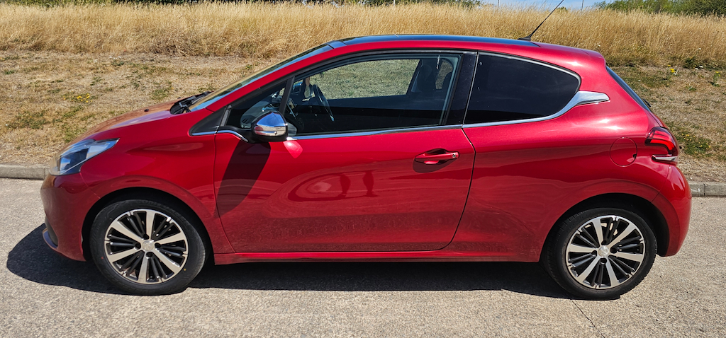 Peugeot 208