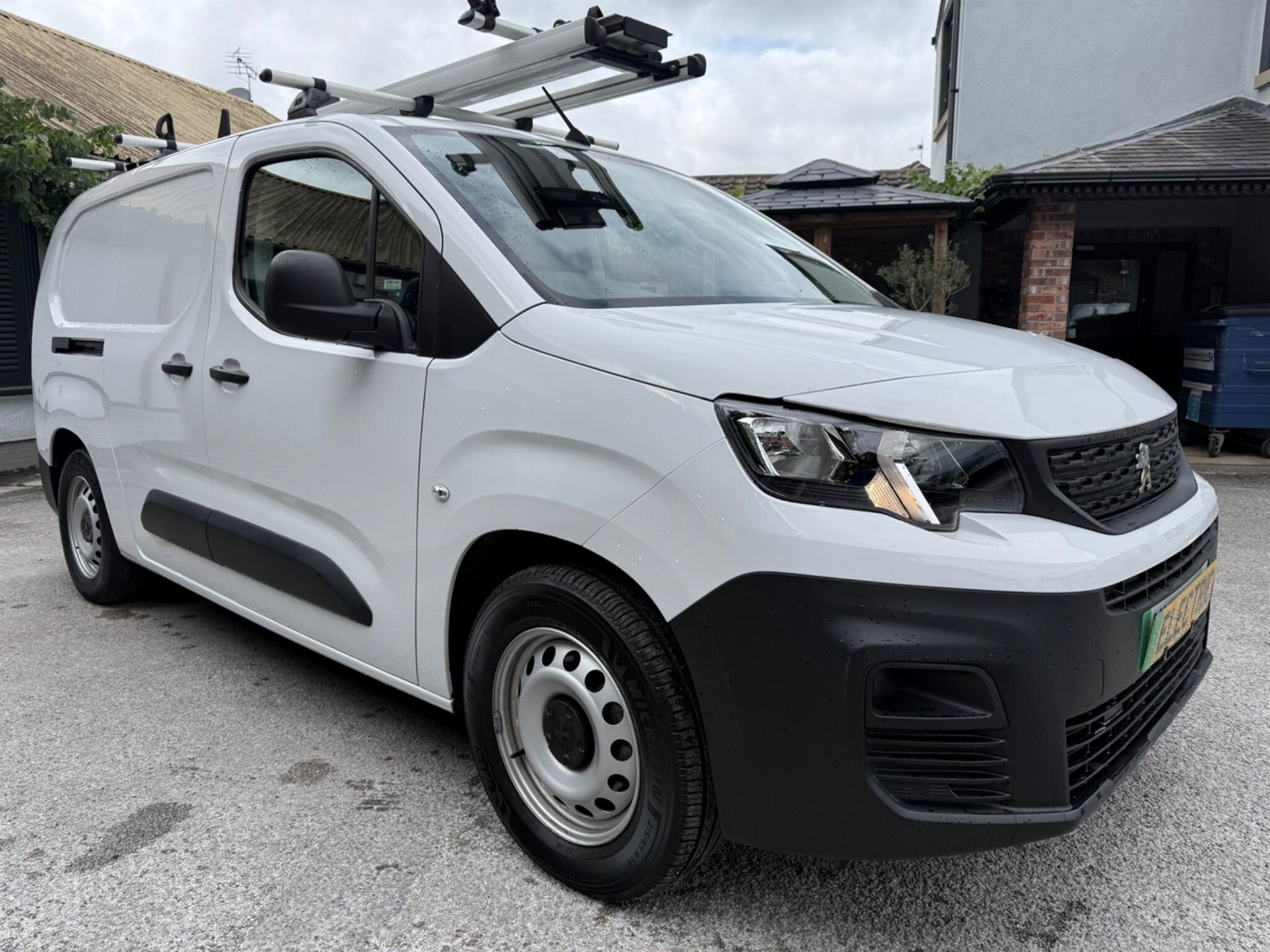2023 PEUGEOT PARTNER