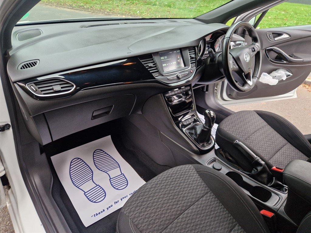 2017 17 VAUXHALL ASTRA