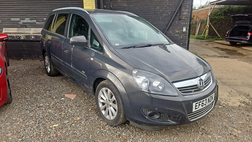 Grey 2014 Vauxhall Zafira MPV Front-wheel drive Manual