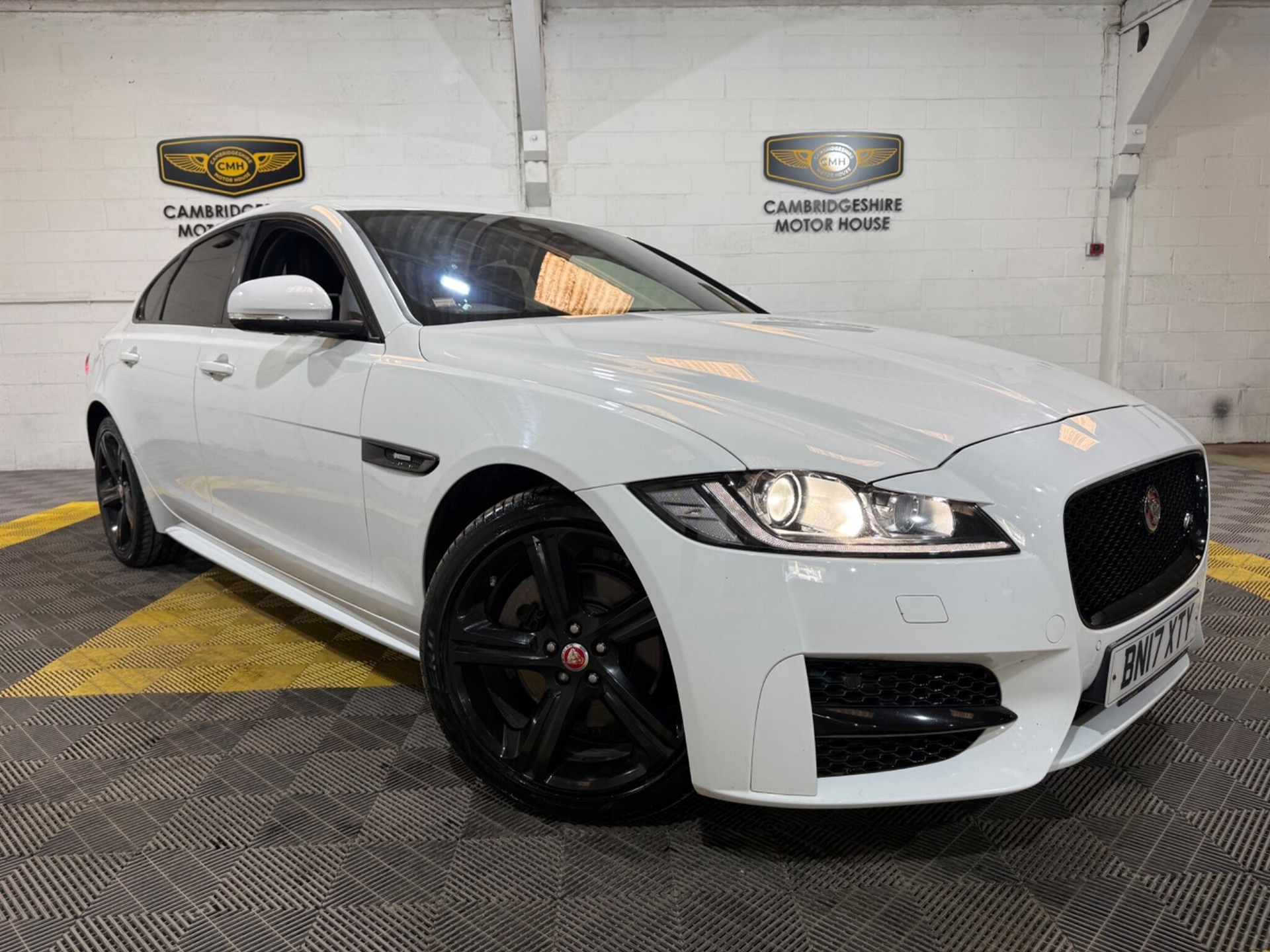 2017 Jaguar XF