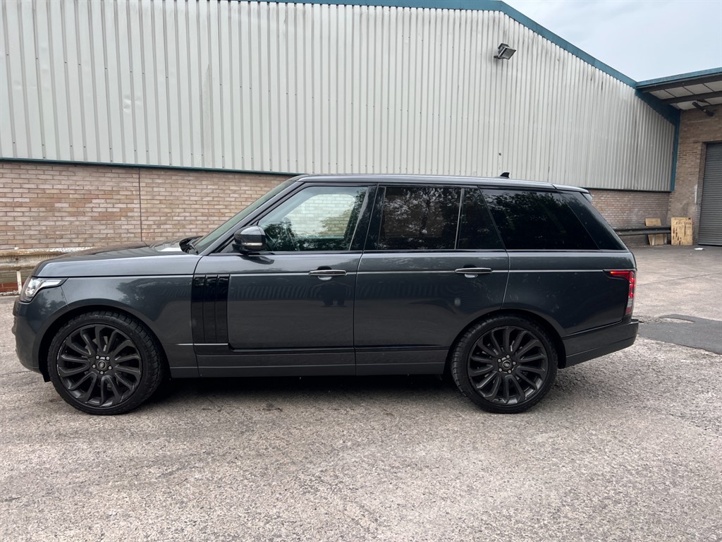 Used Land Rover Range Rover SDV8 VOGUE SE for sale in Northwich ...