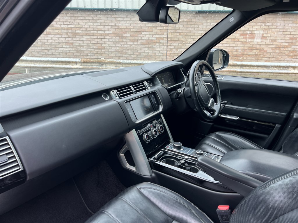 Used Land Rover Range Rover SDV8 VOGUE SE for sale in Northwich ...