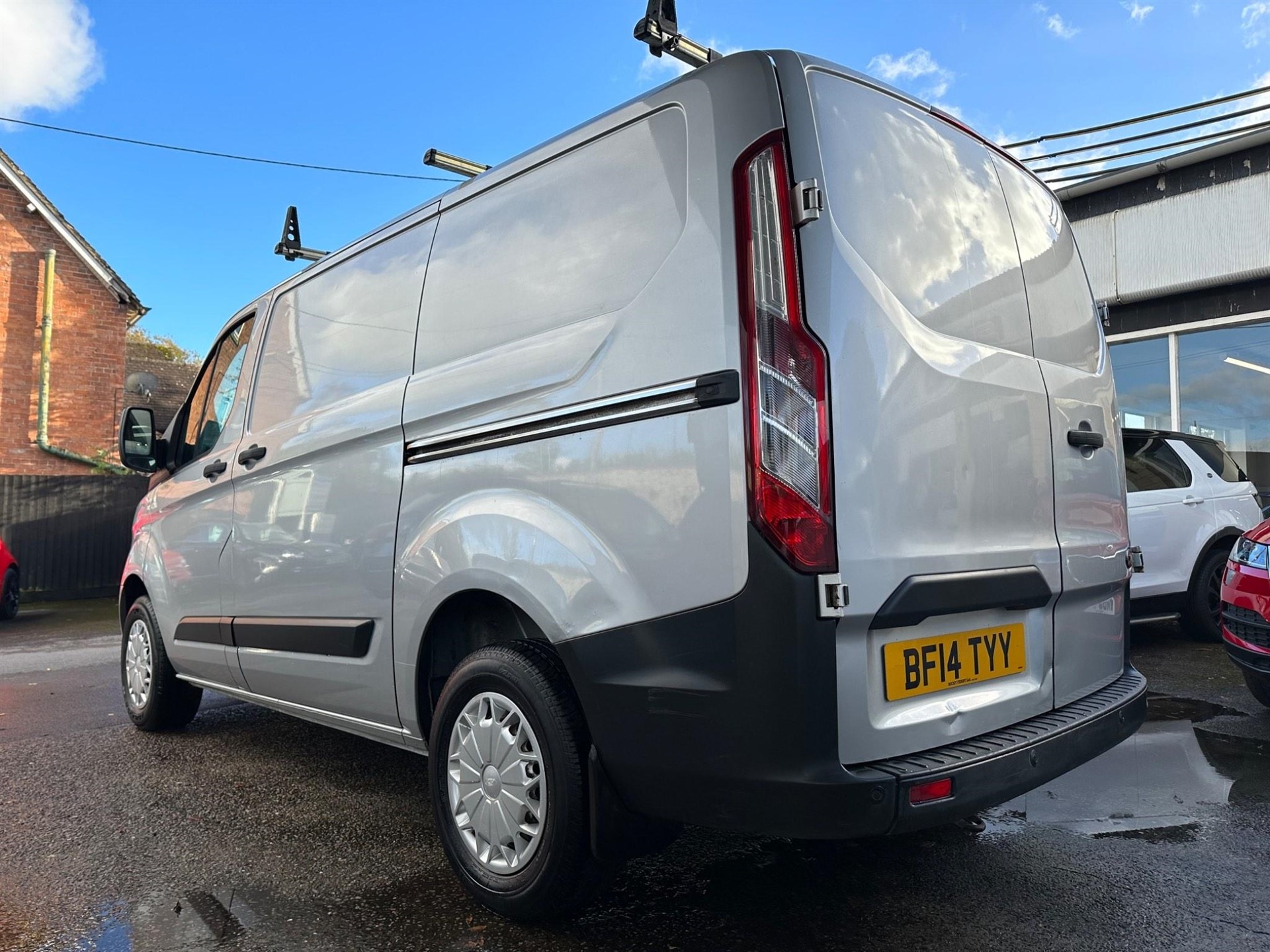 Ford transit hot sale custom wiltshire