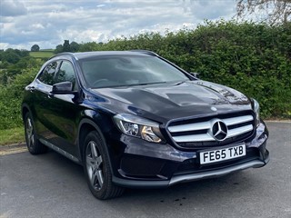 Mercedes GLA220