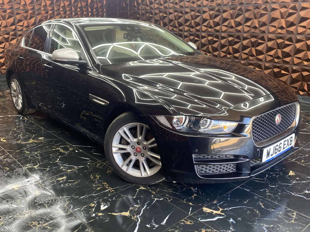 Jaguar Xe