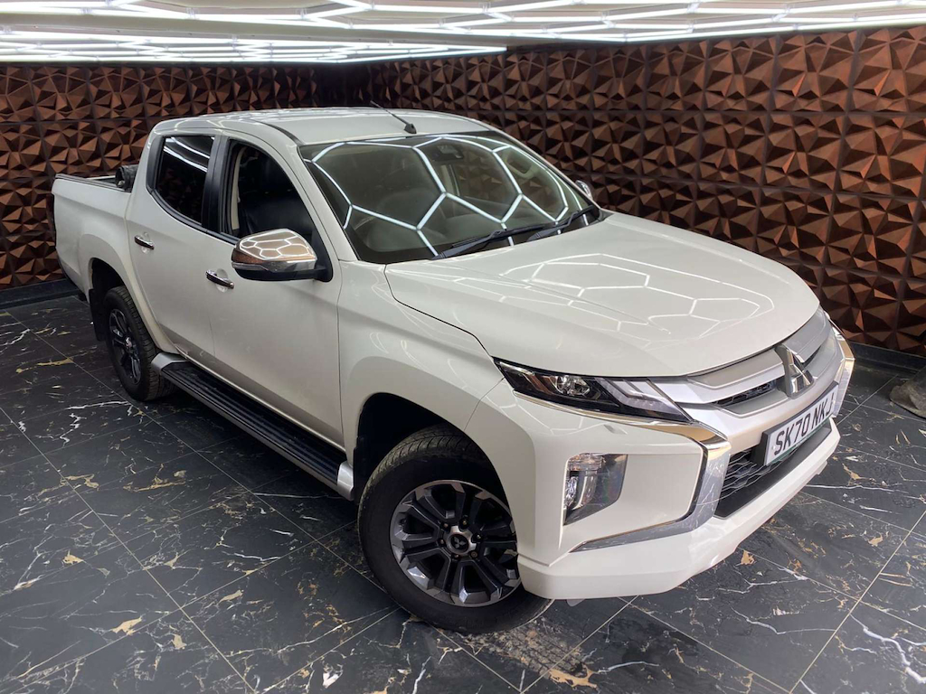 2020 Mitsubishi L200