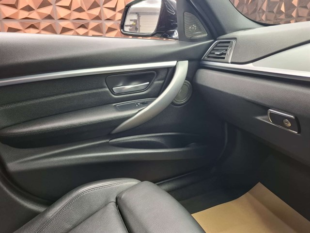 Used BMW 320i