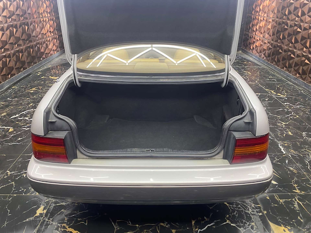Used Lexus LS 400