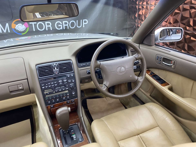 Used Lexus LS 400