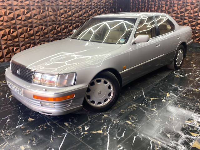 Used Lexus LS 400