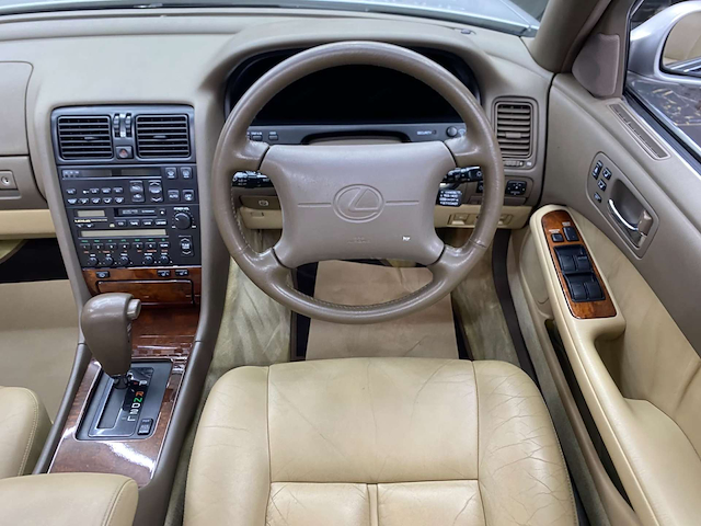 Used Lexus LS 400