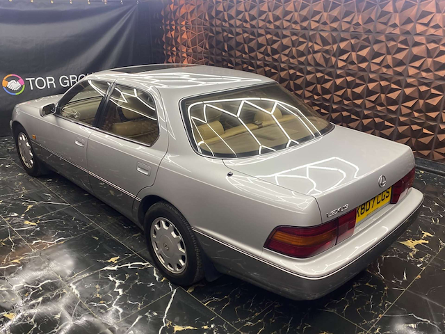 Used Lexus LS 400