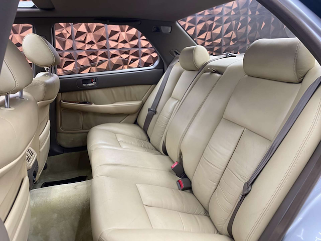 Used Lexus LS 400