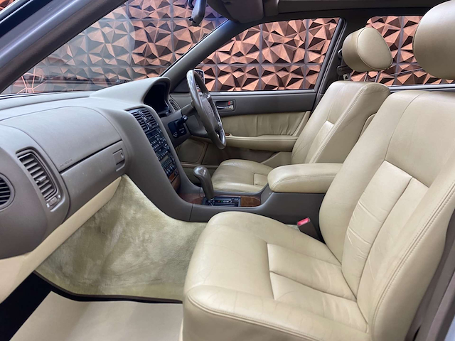 Used Lexus LS 400