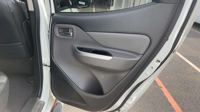 Used Mitsubishi L200