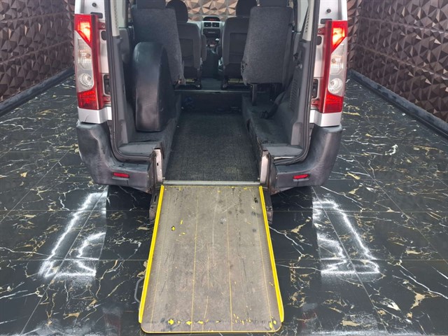 Used Peugeot Expert Tepee