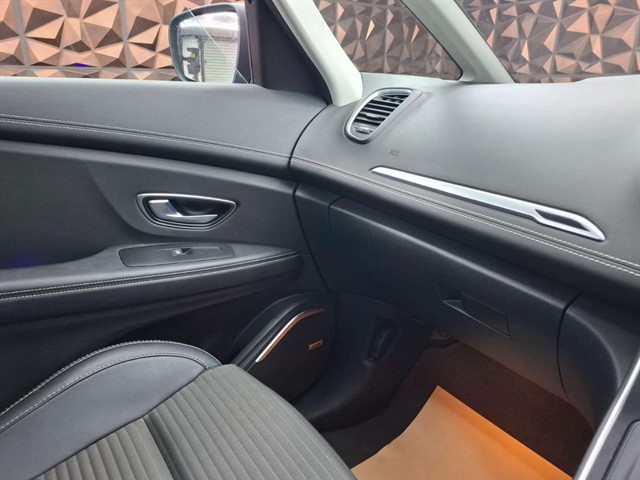 Used Renault Scenic