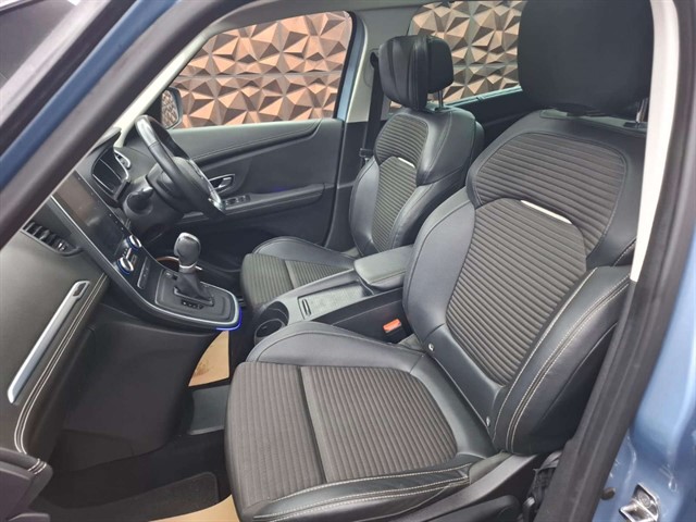 Used Renault Scenic