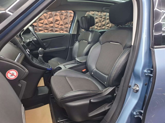 Used Renault Scenic