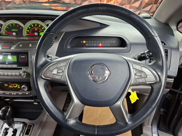 Used SsangYong Turismo