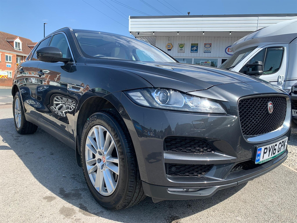 Jaguar F-Pace