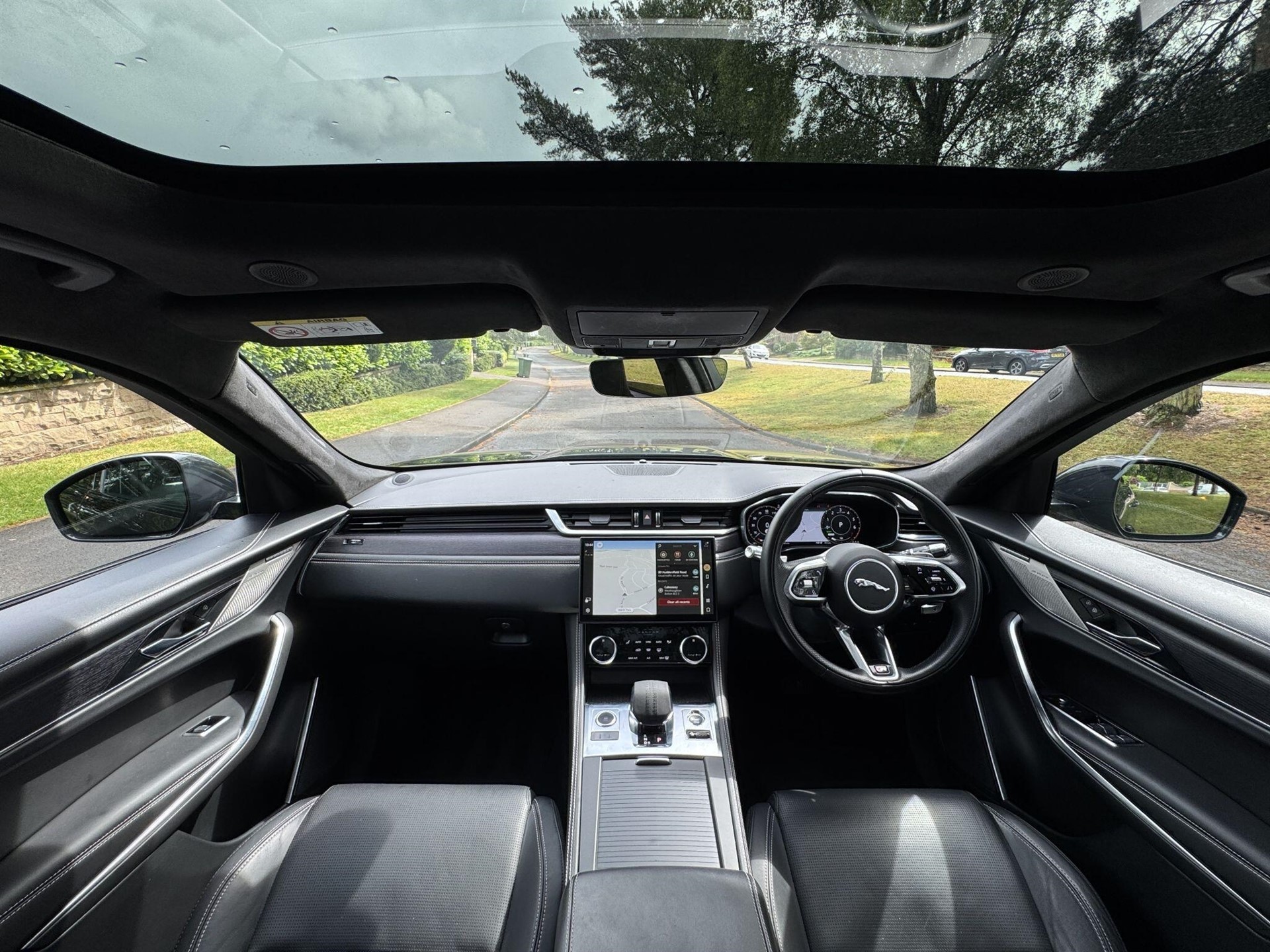 2021 Jaguar F-Pace thumbnail 4