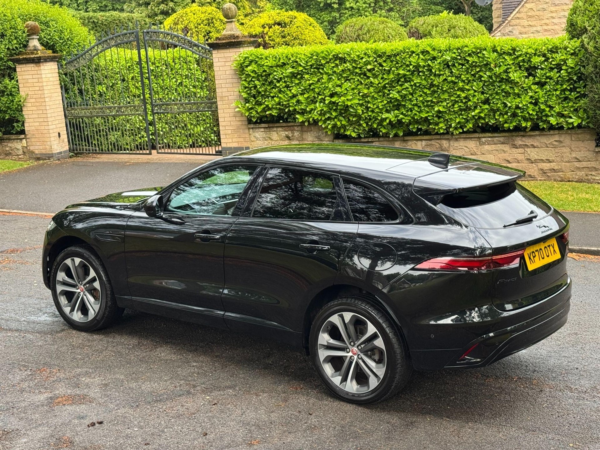 2021 Jaguar F-Pace thumbnail 16