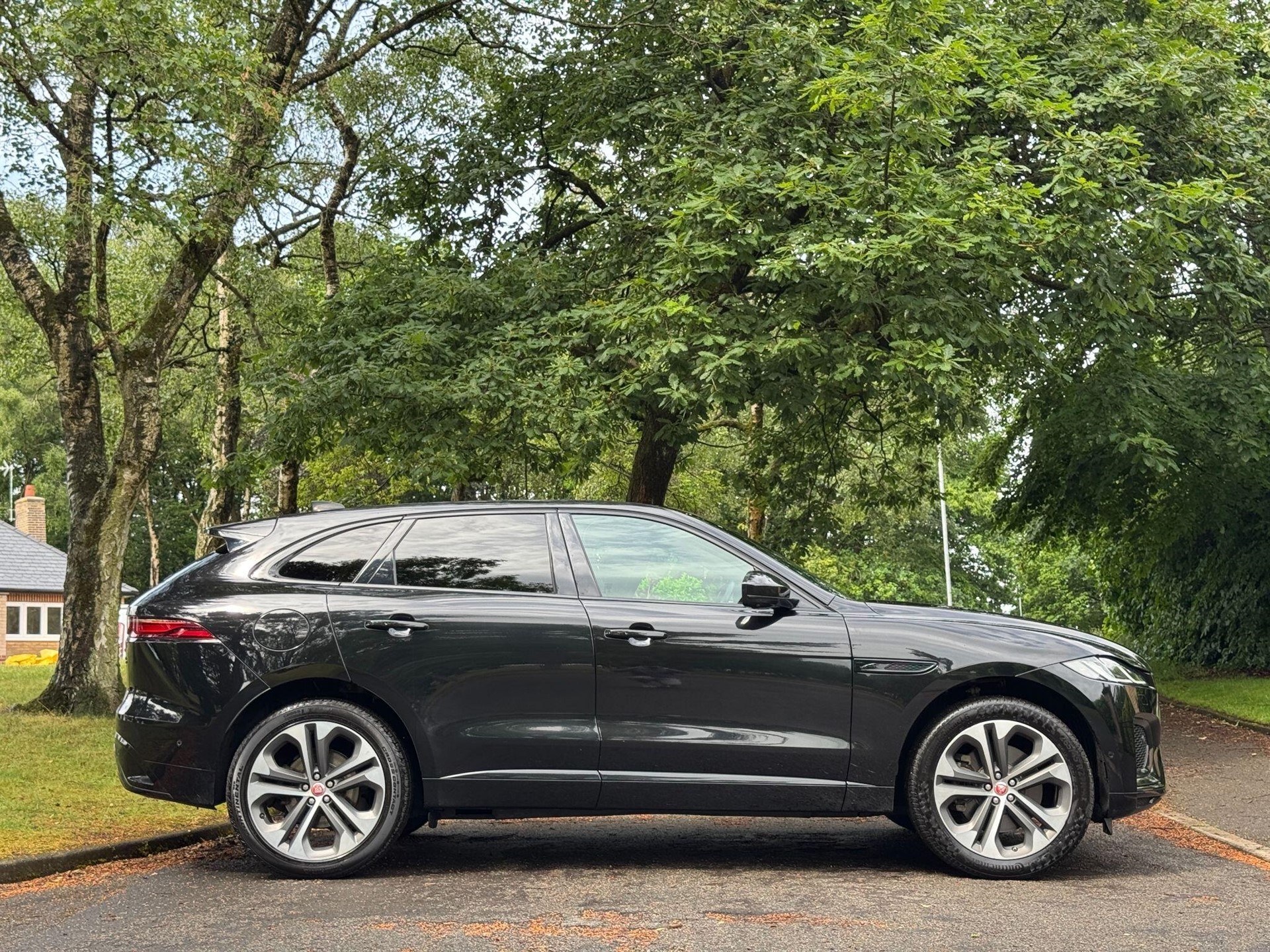 2021 Jaguar F-Pace thumbnail 3