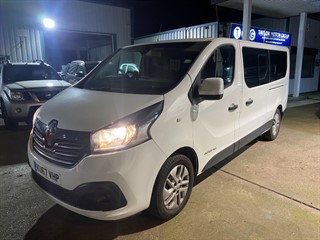 renault trafic sport 9 seater minibus for sale
