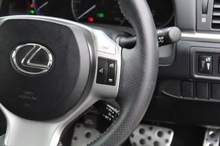 Lexus ct200h steering on sale wheel size