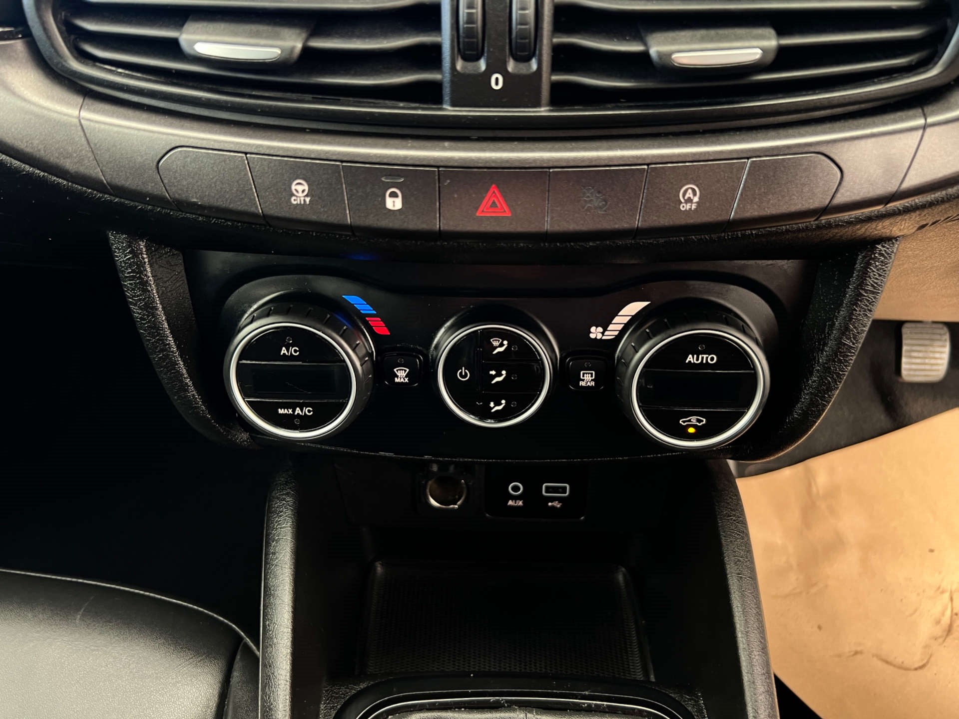 2018 Fiat Tipo thumbnail 21