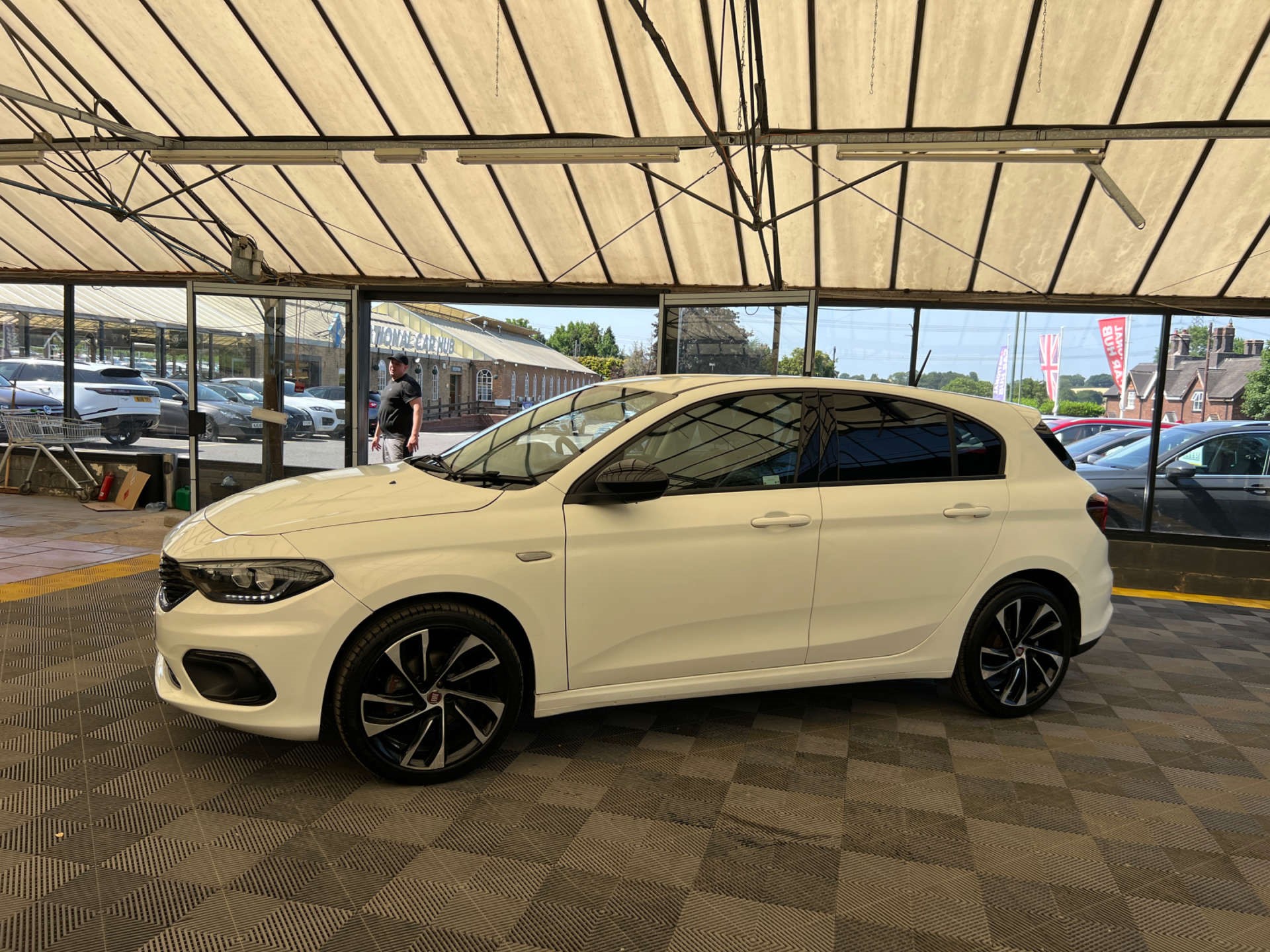 2018 Fiat Tipo thumbnail 5