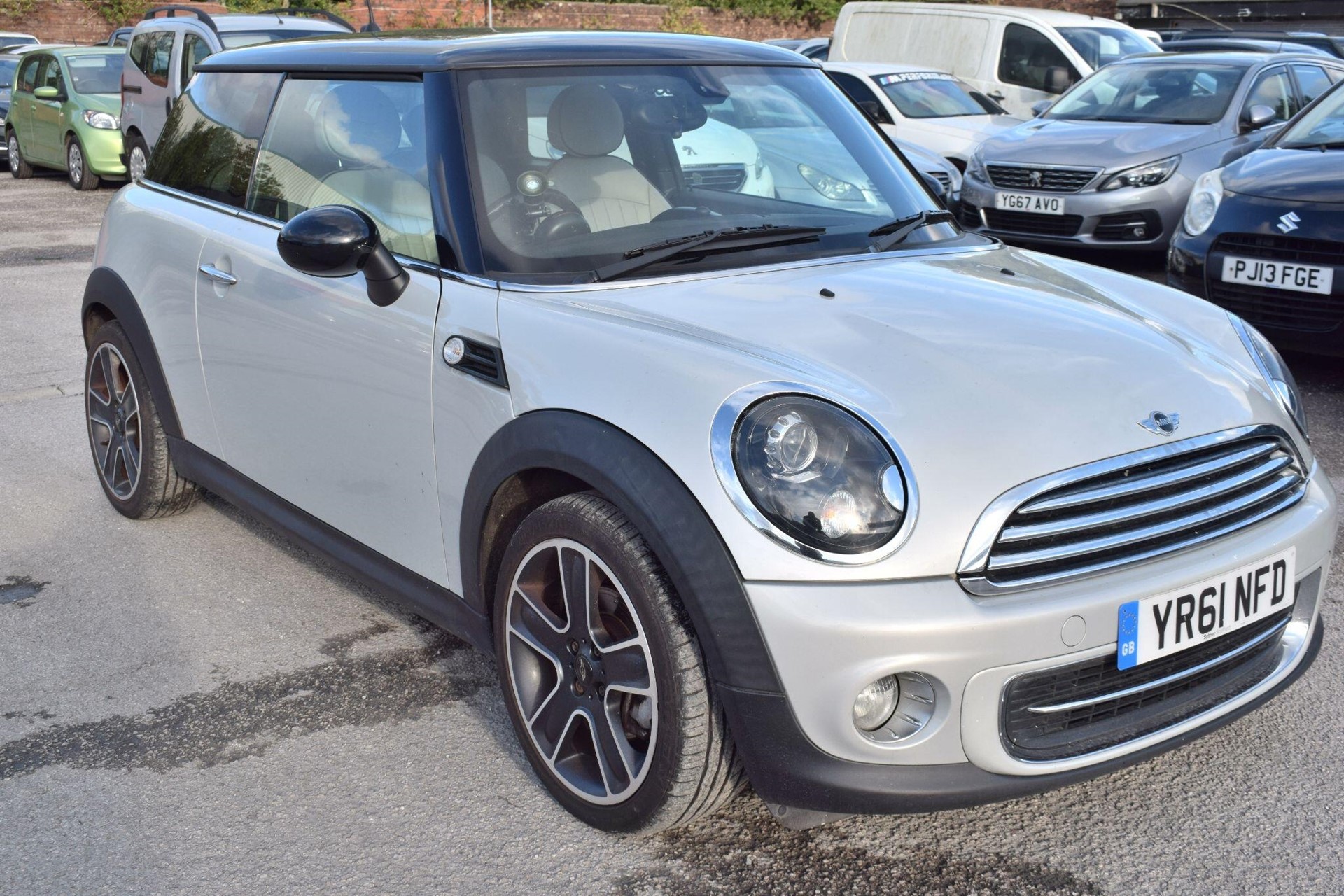 Mini Hatch 2011