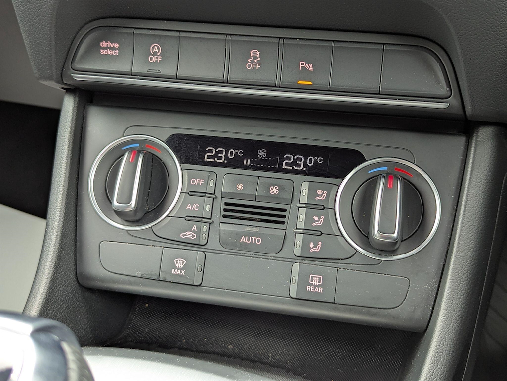 2015 Audi Q3 — image 17