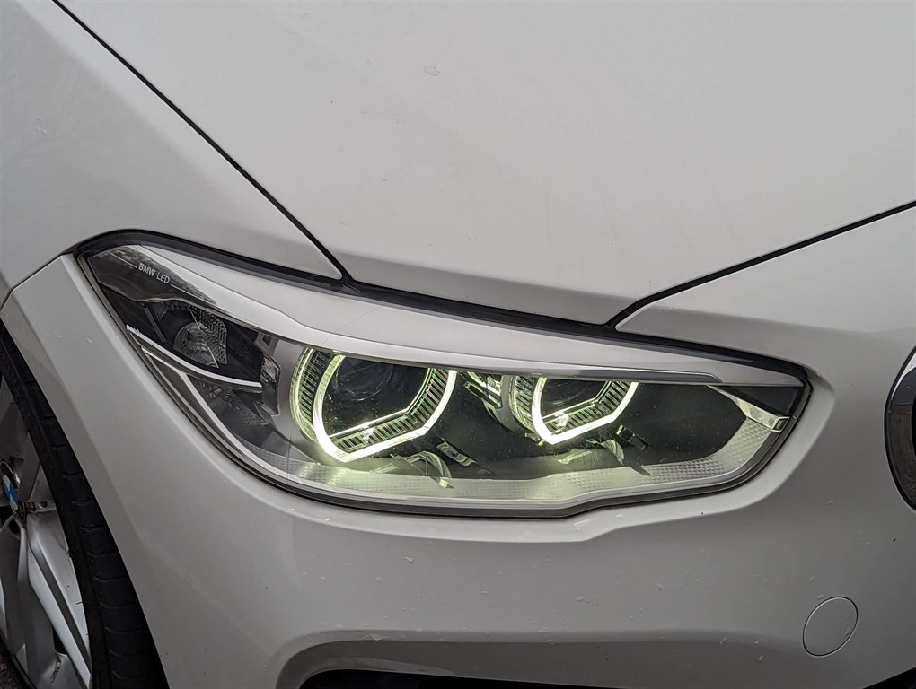 2016 BMW 118i — image 35