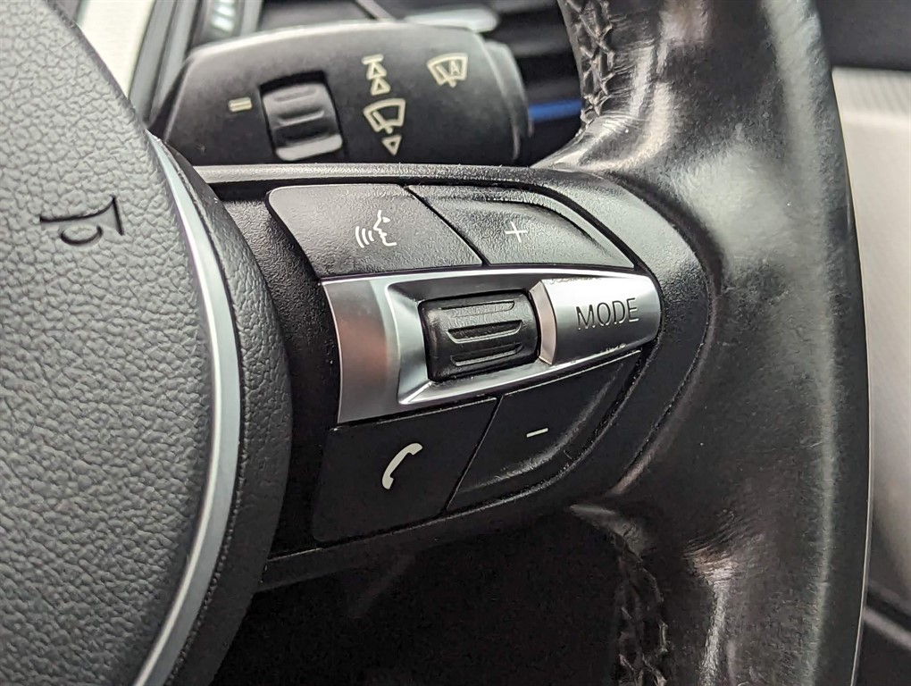 2016 BMW 118i — image 38