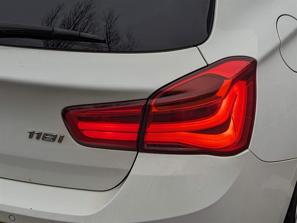 2016 BMW 118i — image 29