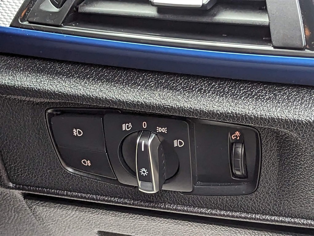 2016 BMW 118i — image 46