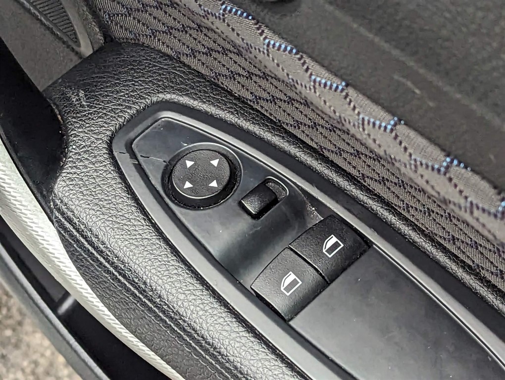 2016 BMW 118i — image 47