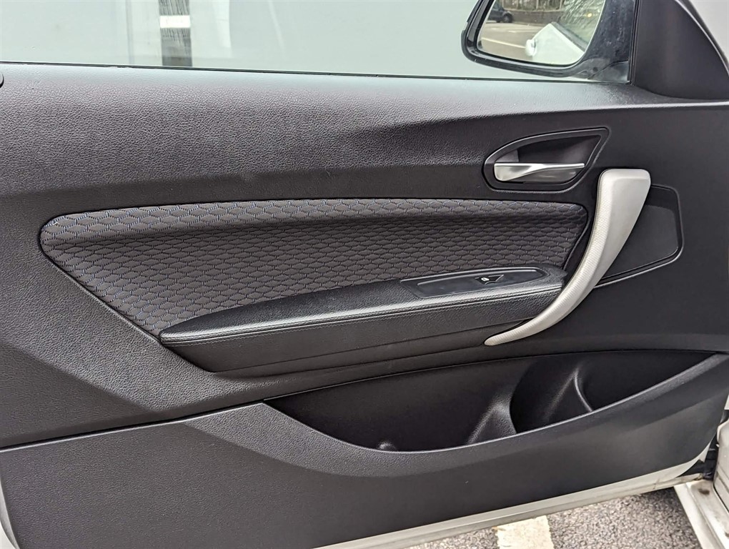 2016 BMW 118i — image 42