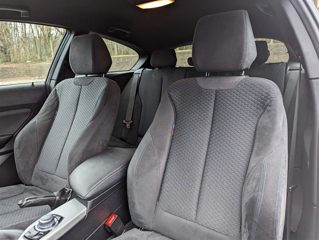 2016 BMW 118i — image 11