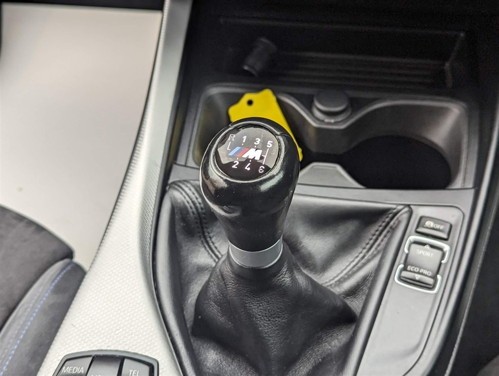 2016 BMW 118i — image 5