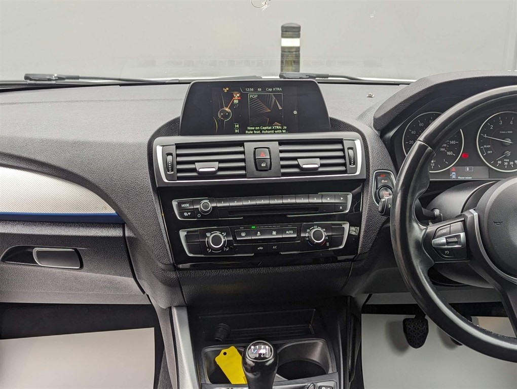 2016 BMW 118i — image 41