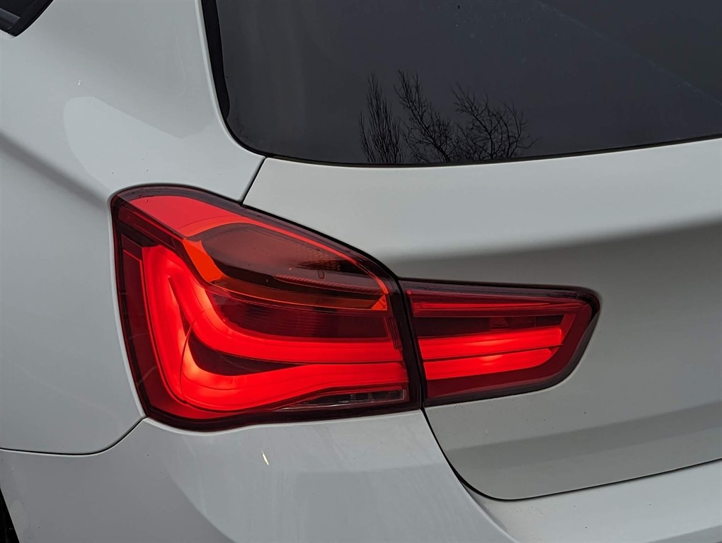 2016 BMW 118i — image 25