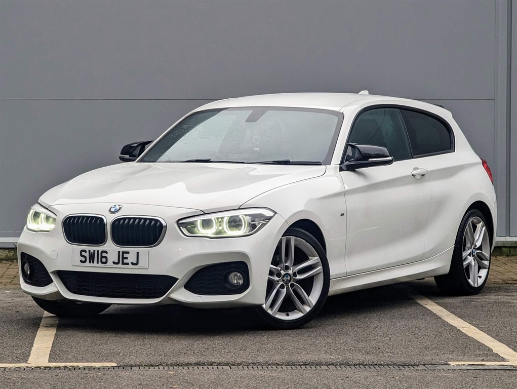 2016 BMW 118i — image 7