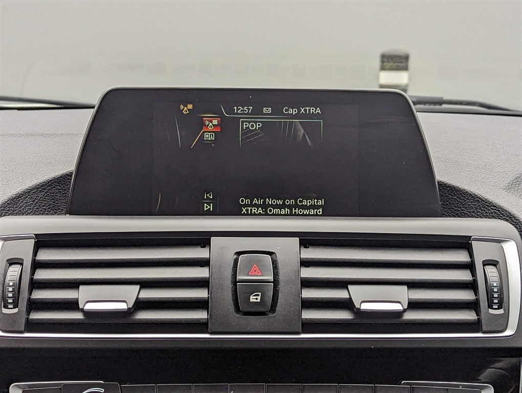 2016 BMW 118i — image 15
